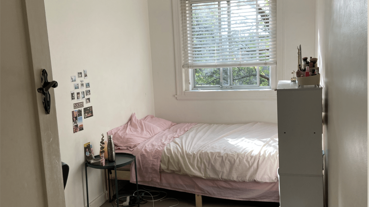 Furnished room in a flatshare