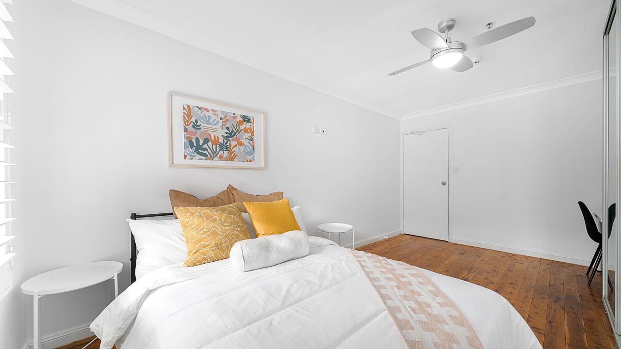 Room in a share house