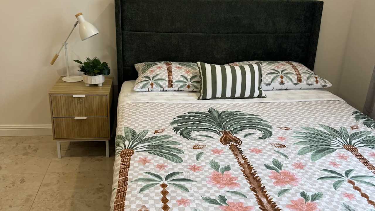 Furnished room with ensuite in a flatshare