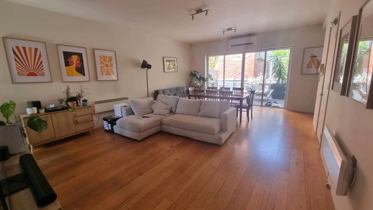 Furnished room with ensuite in a flatshare