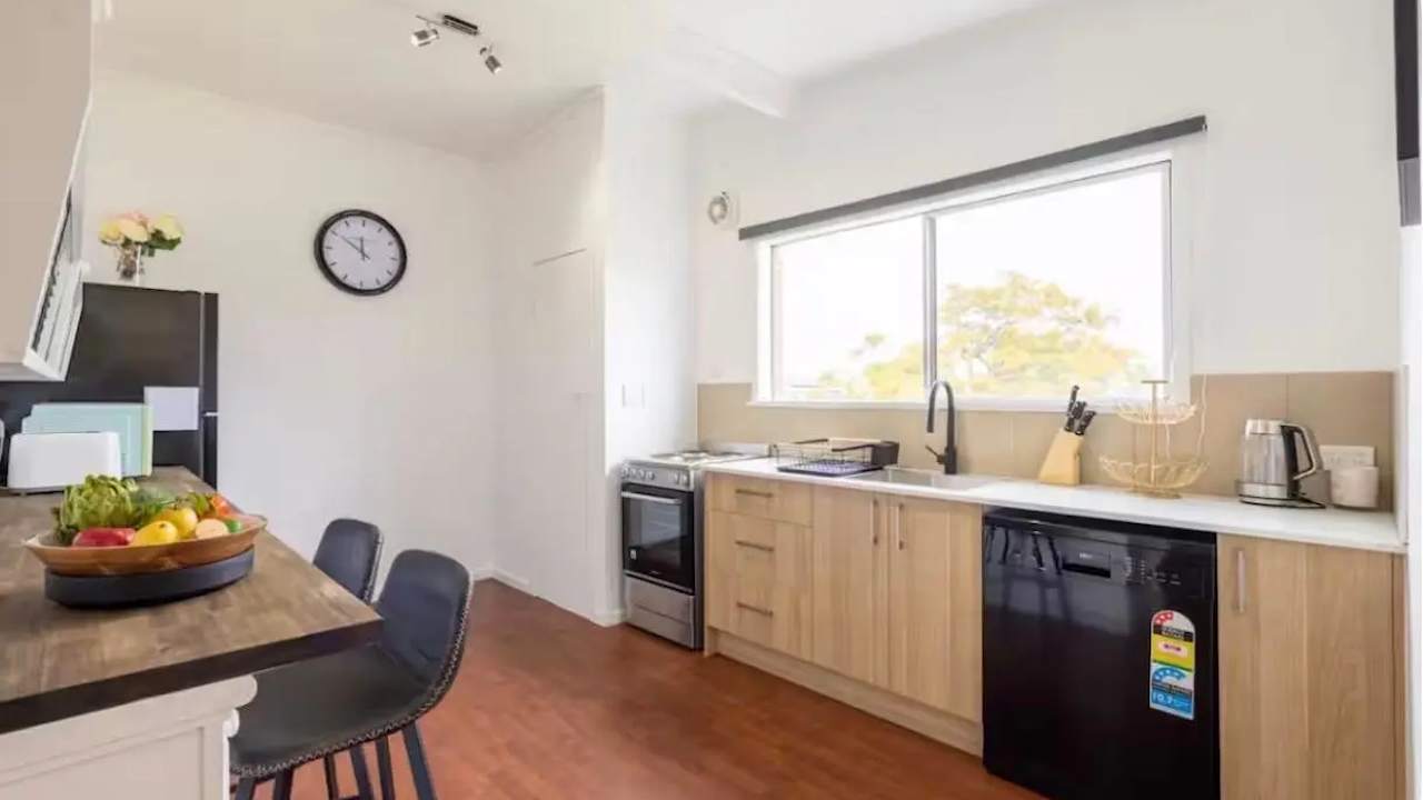 Whole property with 3 rooms for rent