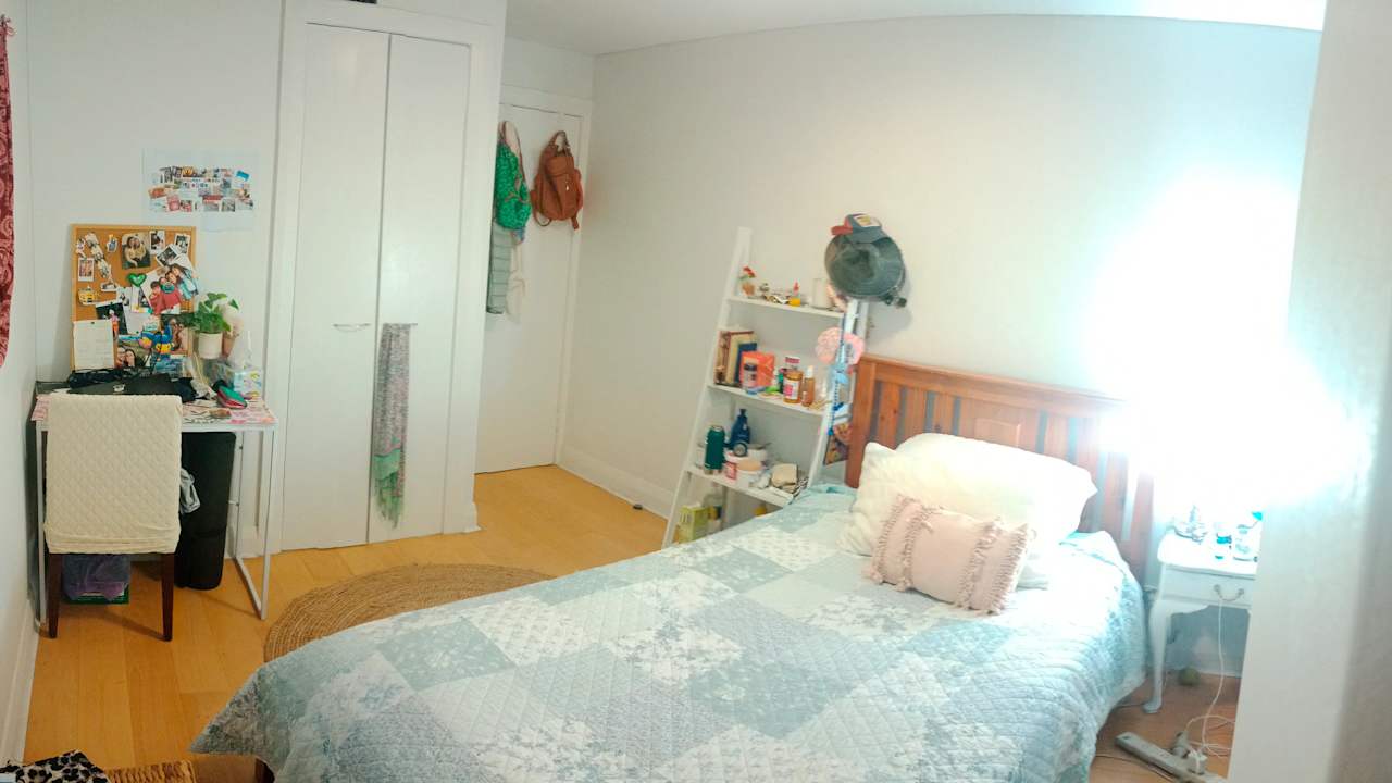 Furnished room in a flatshare