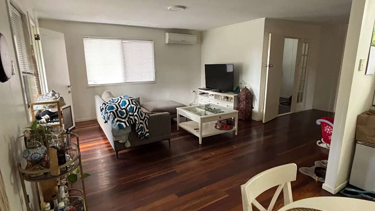 Room in a share house