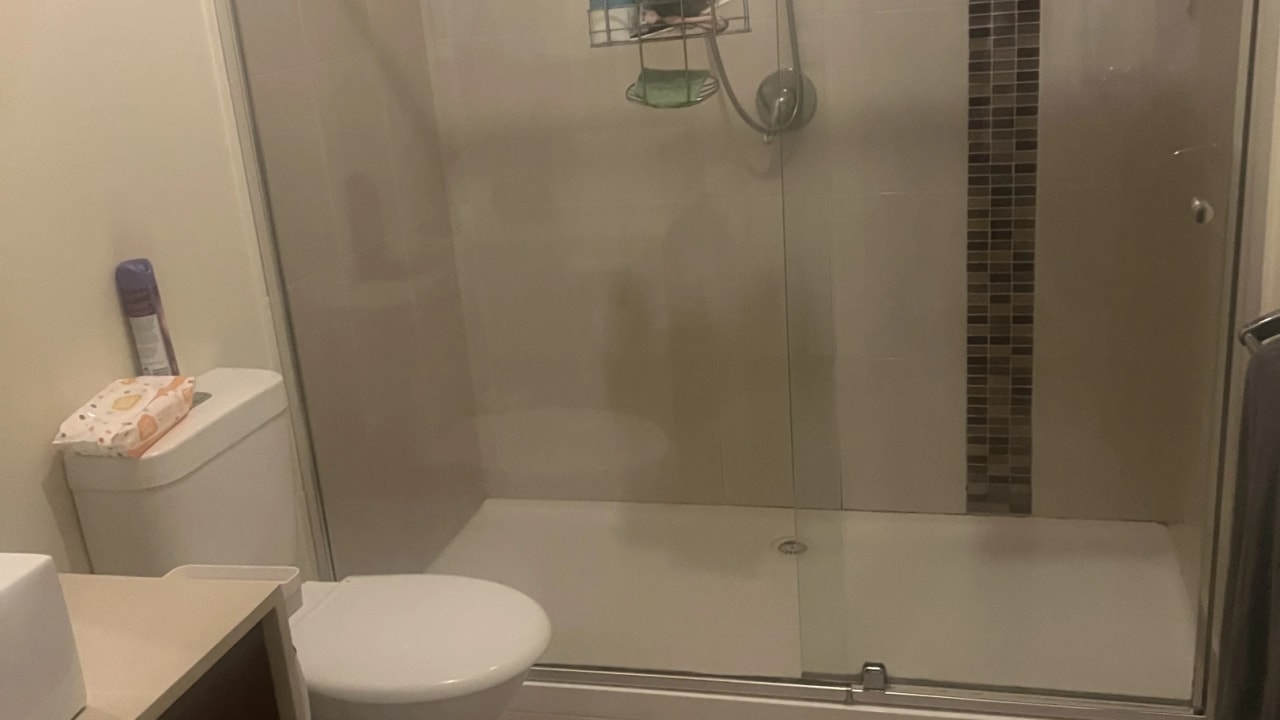 Room in a share house