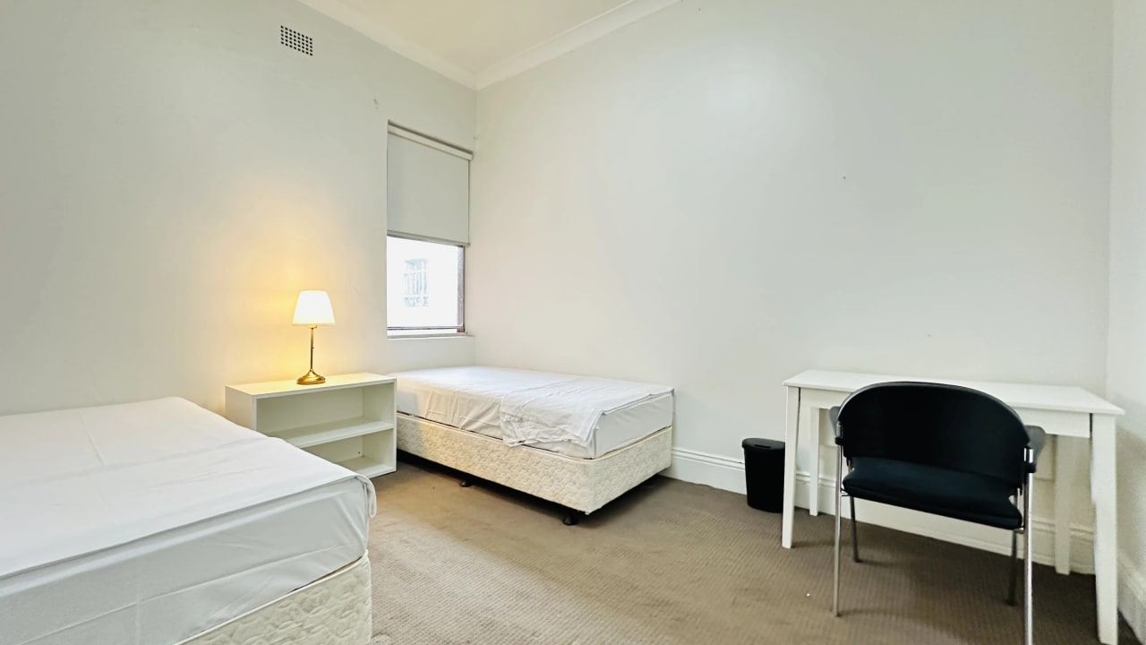Furnished room in a flatshare