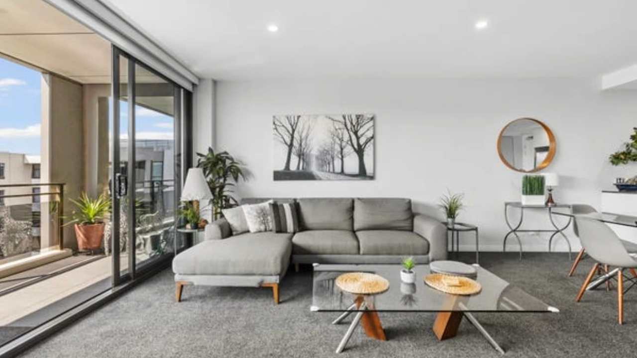Furnished room with ensuite in a flatshare