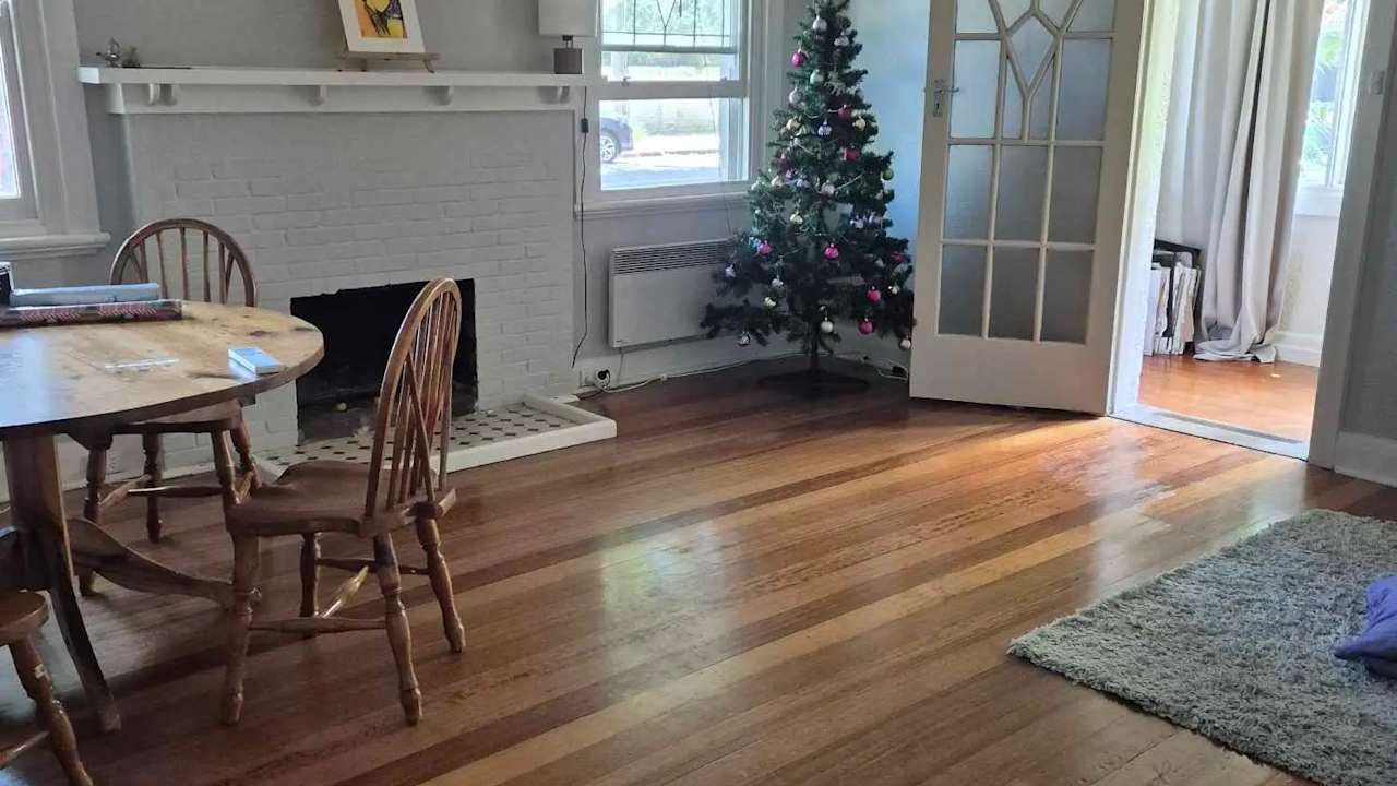 Unfurnished room in a flatshare