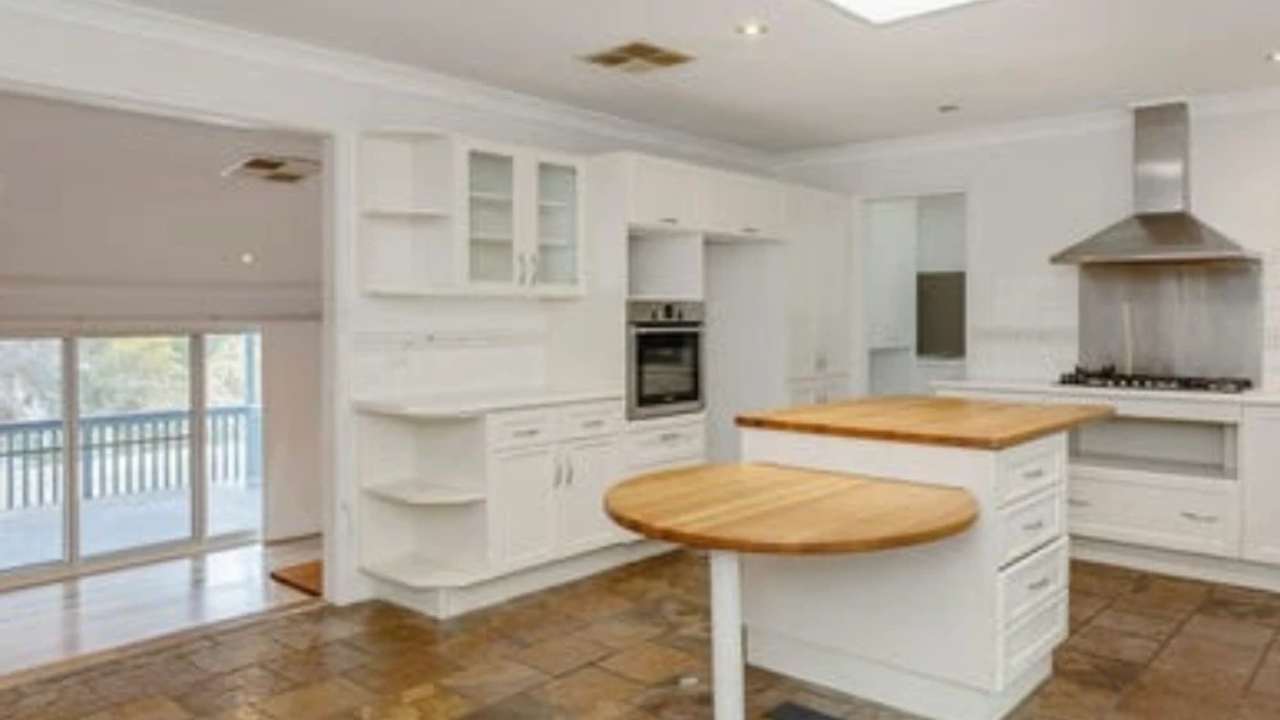 Unfurnished room with ensuite in a share house