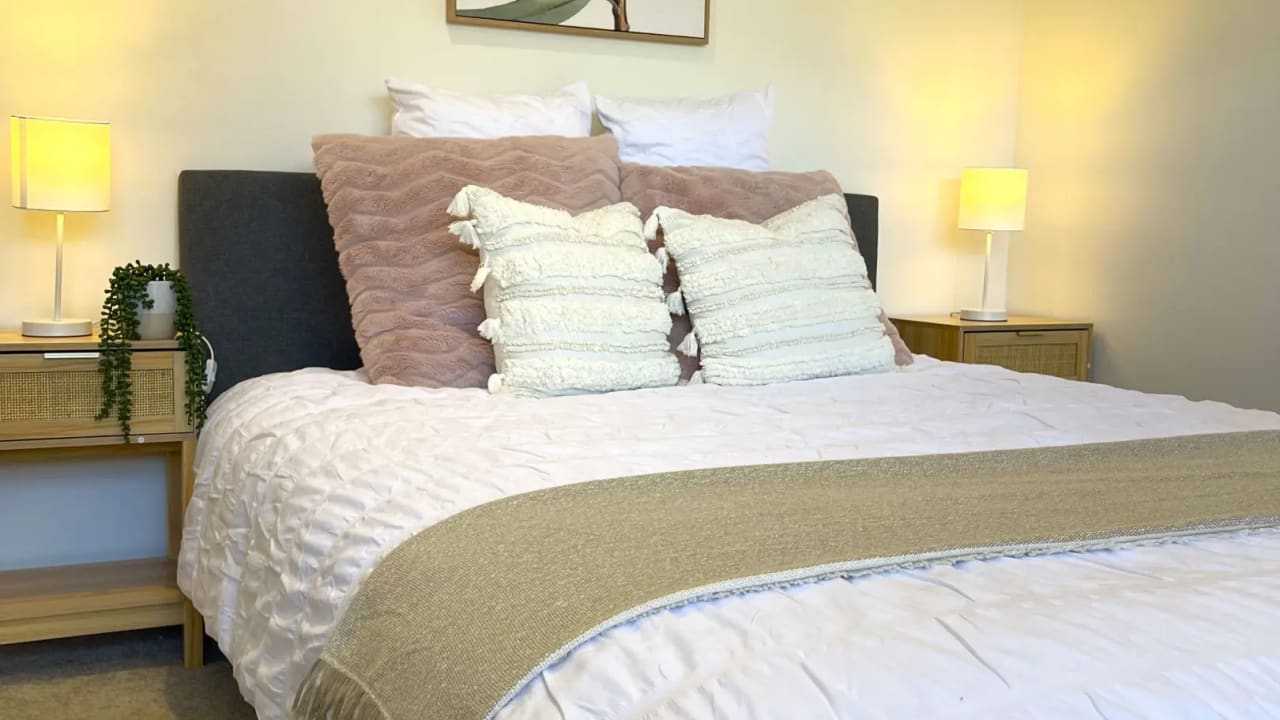 Furnished room in a share house