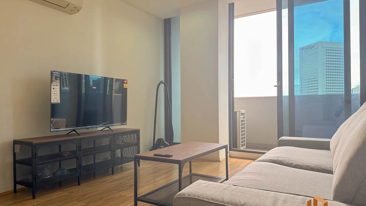 Furnished room with ensuite in a flatshare