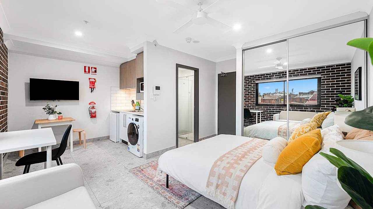 Room studio flat for rent