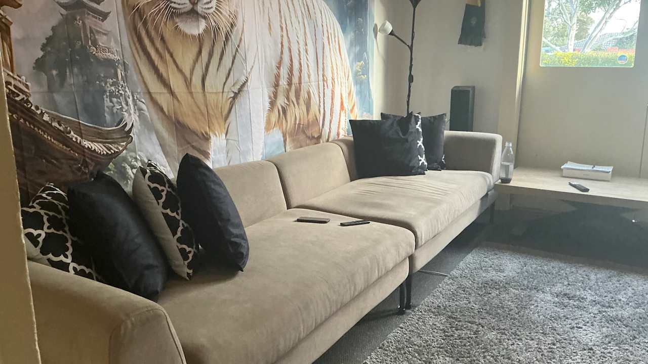 Room in a share house