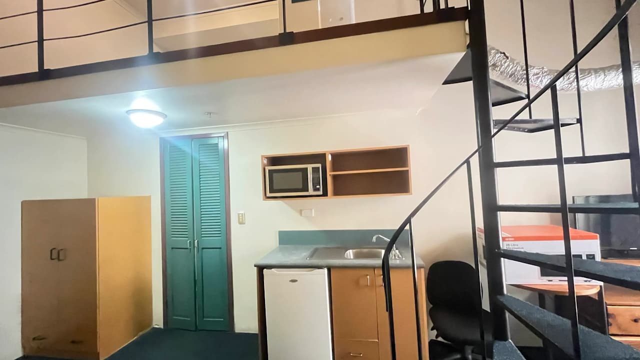 Furnished room studio flat for rent