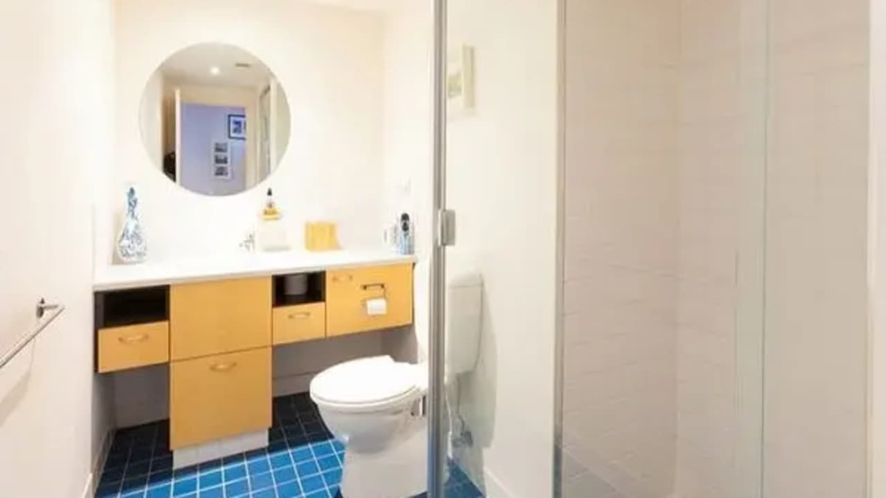 Furnished room with own bathroom