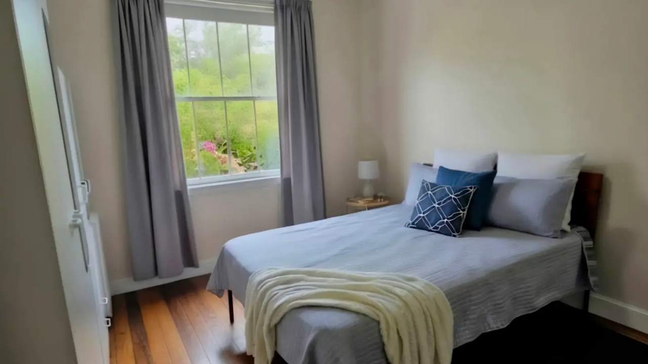Room in a share house