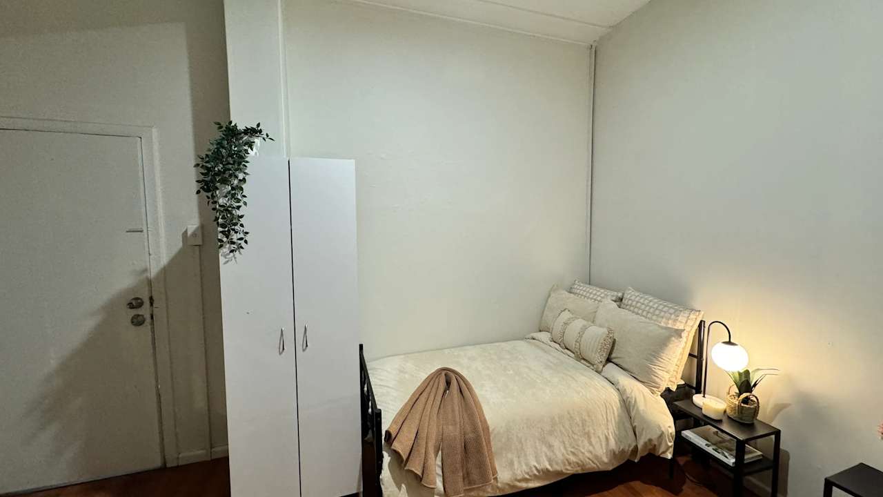 Furnished room in a share house