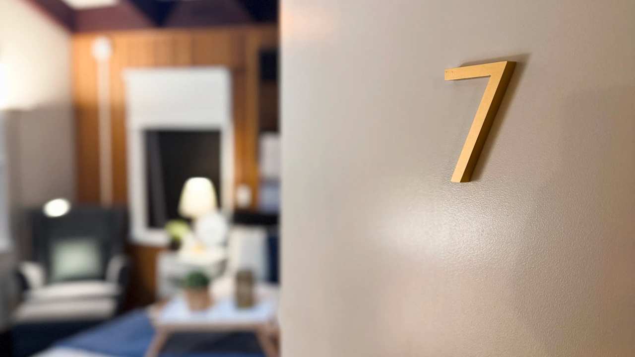 Furnished room in a share house