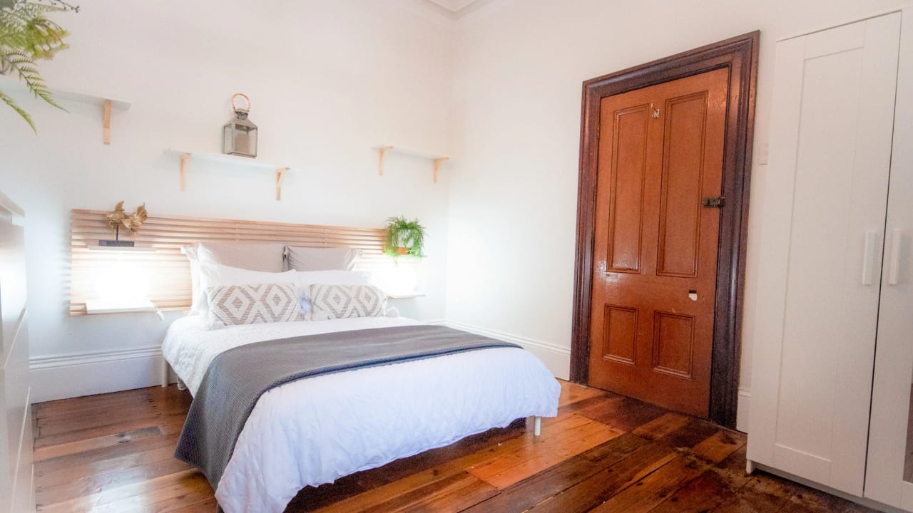 Furnished room in a share house