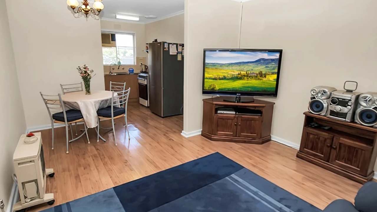 Whole property with 2 rooms for rent