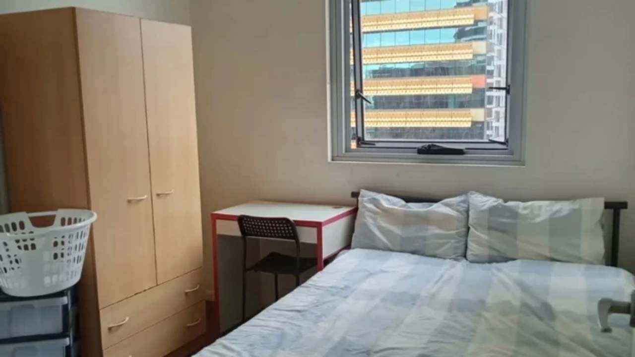 Furnished room in a flatshare