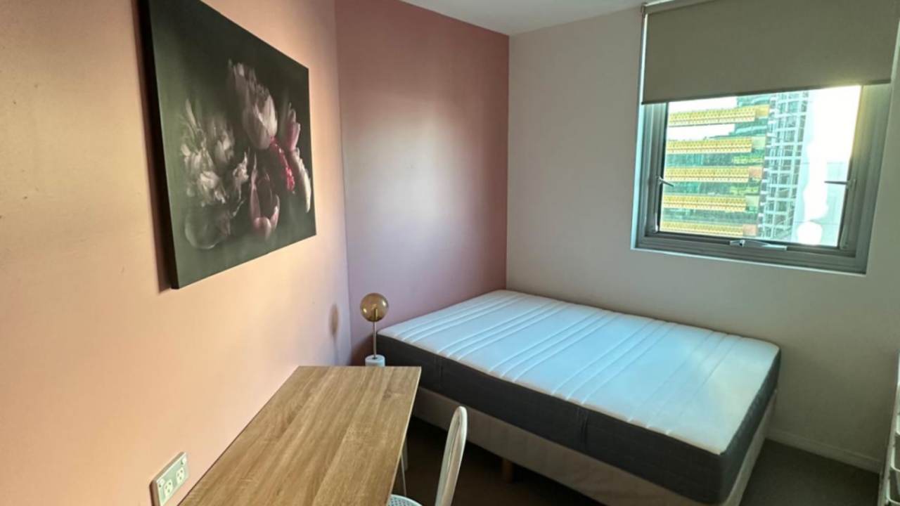 Furnished room in a flatshare