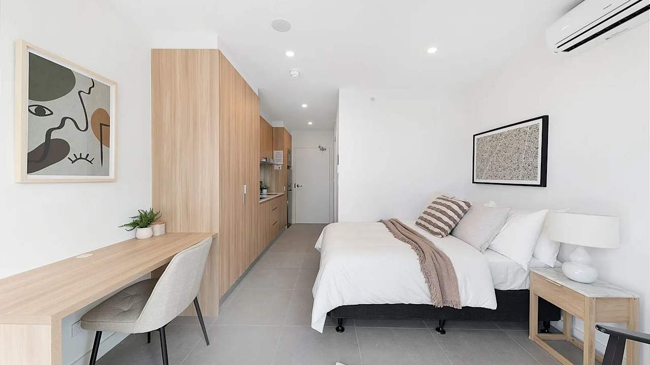 Room studio flat for rent