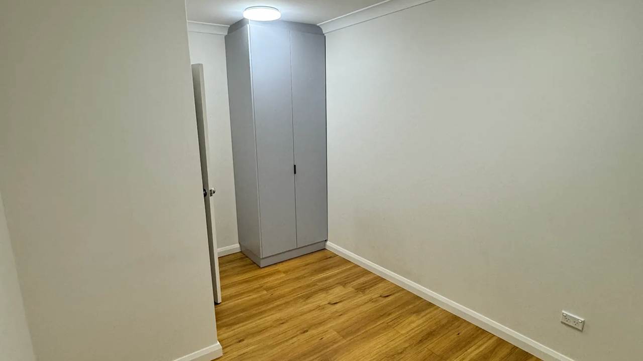 Unfurnished room in a flatshare