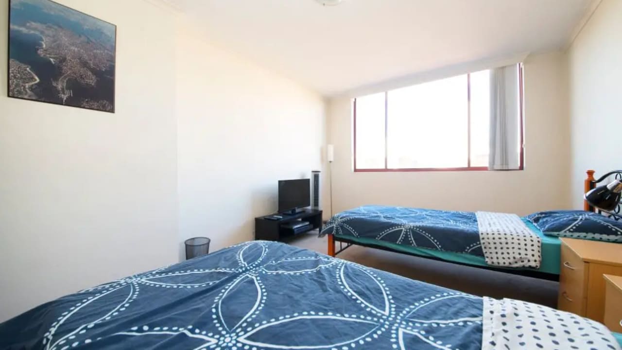 Furnished room in a flatshare