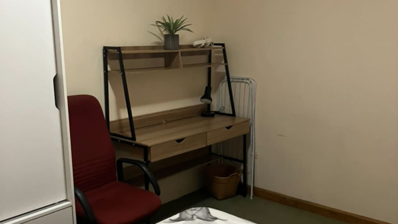 Furnished room in a share house