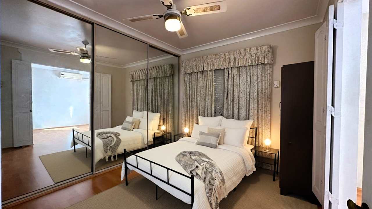 Furnished room in a share house