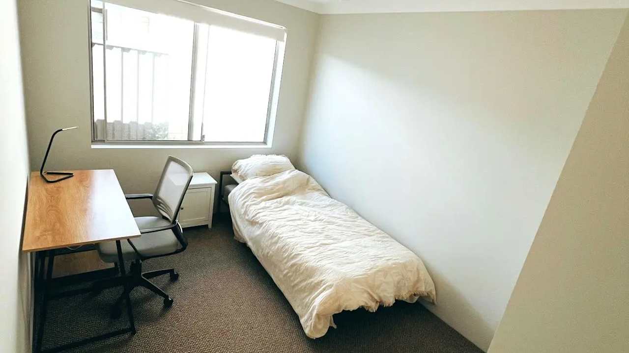 Furnished room in a share house