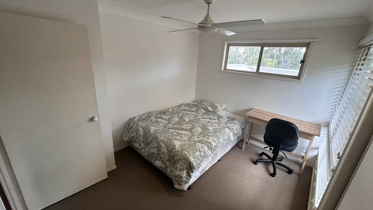 Room in a share house