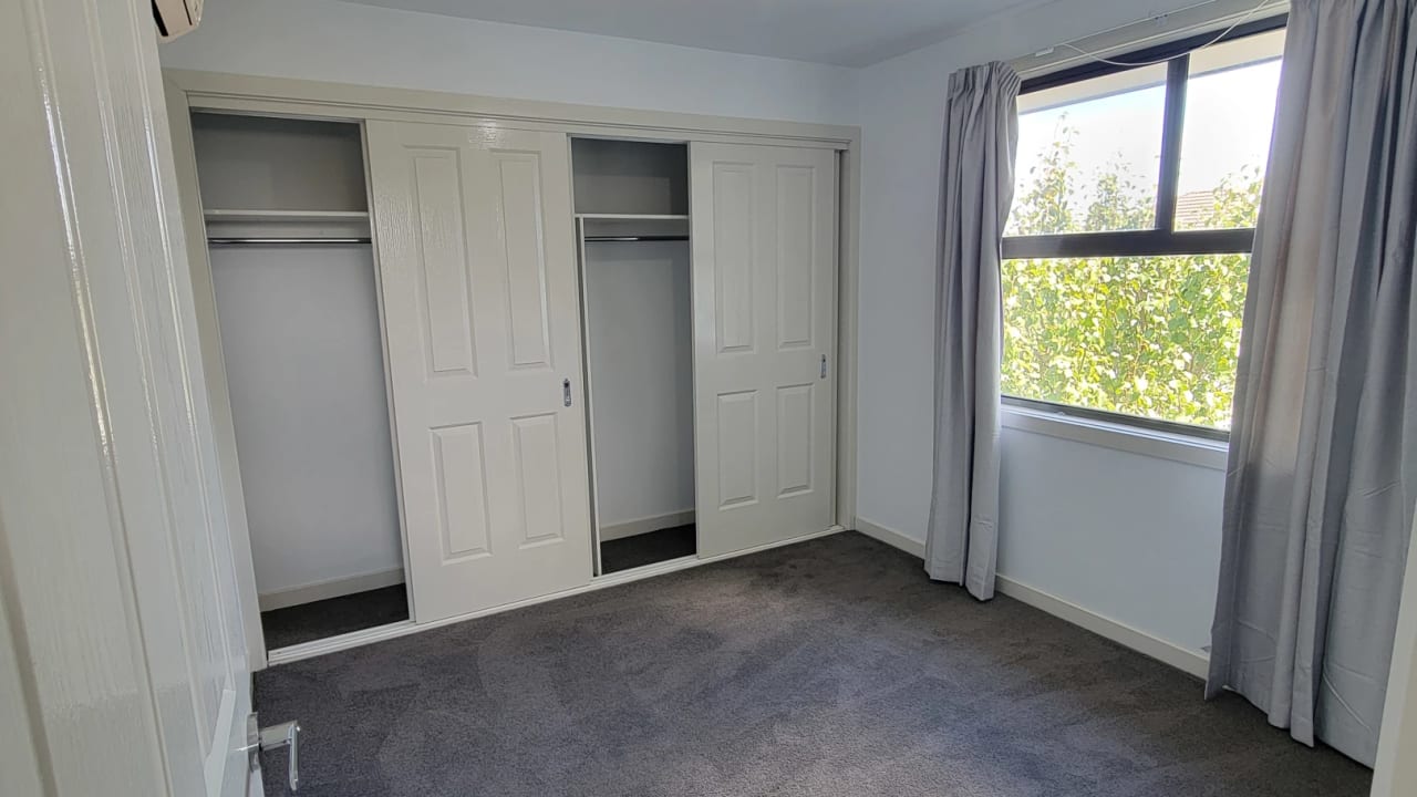 Room in a share house