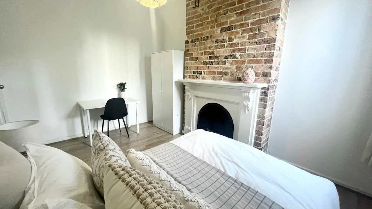 Room in a share house