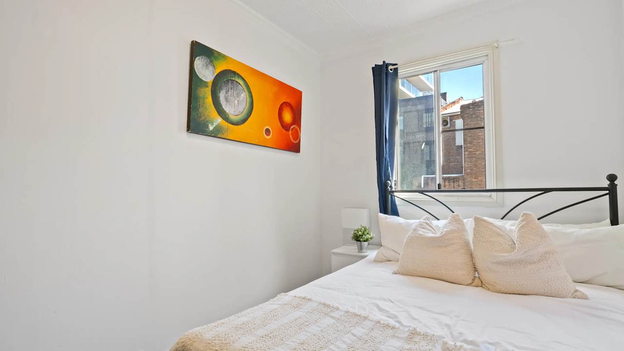 Furnished room in a flatshare