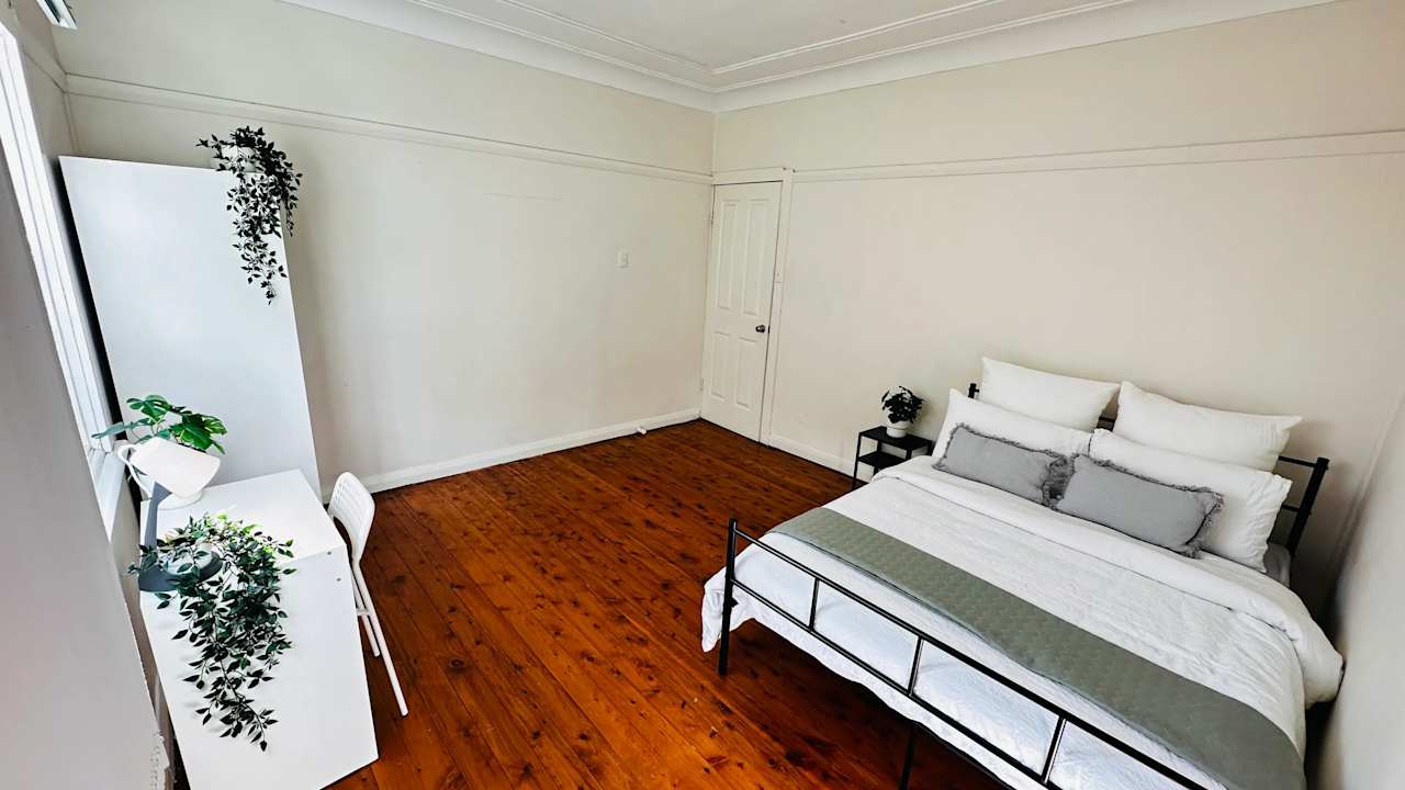 Furnished room in a flatshare