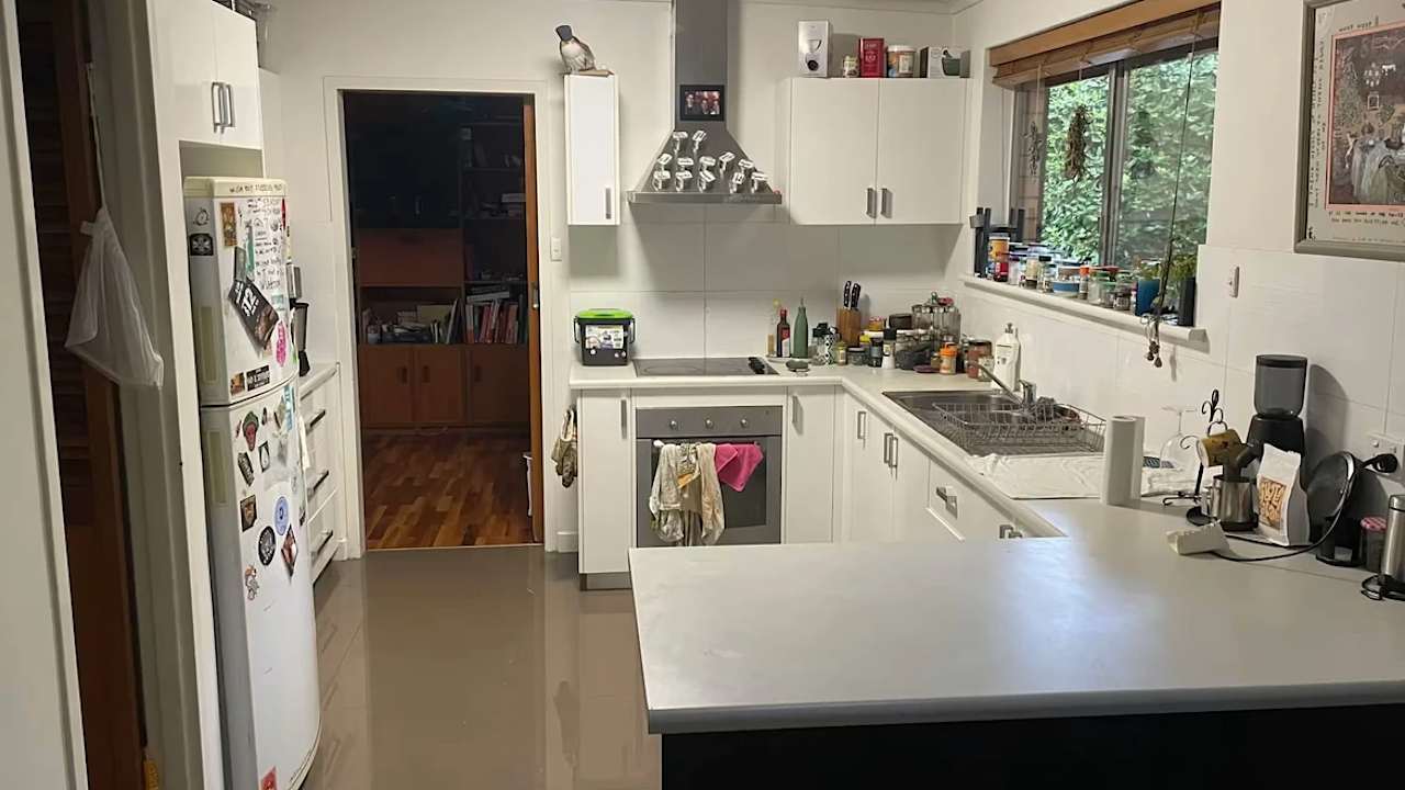 Room in a share house