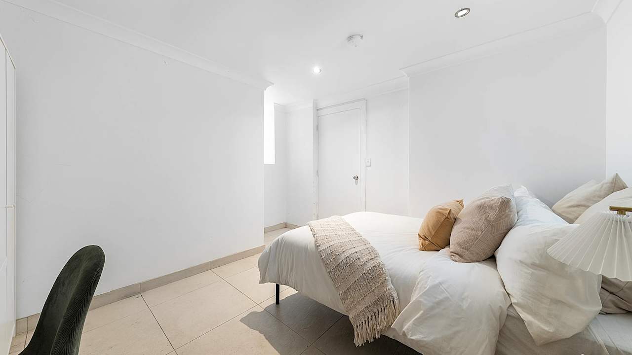 Room in a share house
