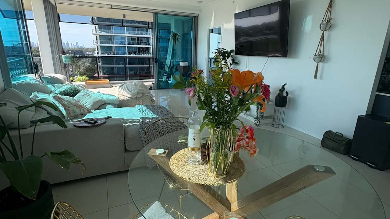 Unfurnished room with ensuite in a flatshare