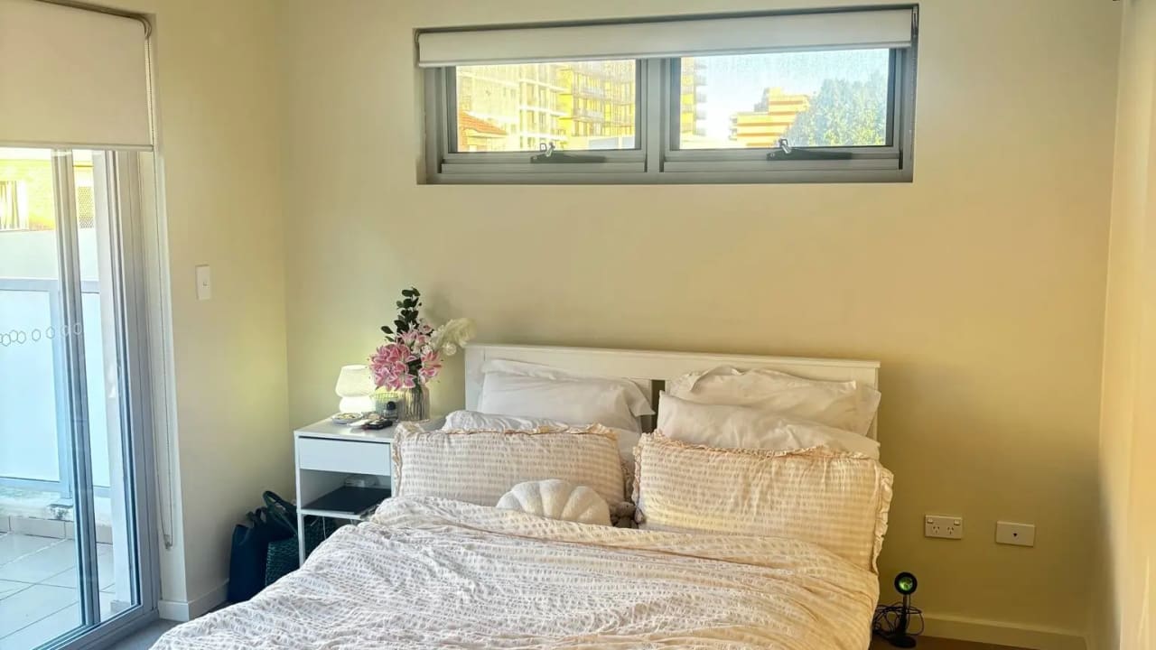 Furnished room with ensuite in a flatshare