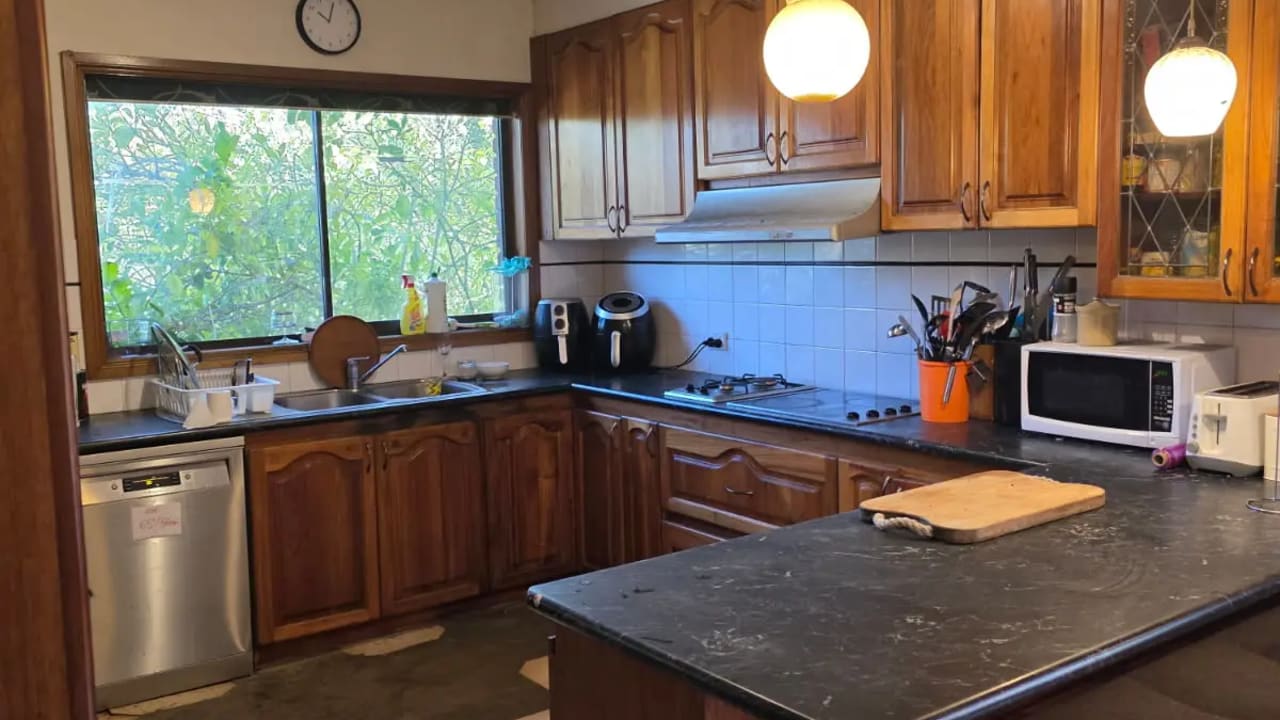 Furnished room in a share house