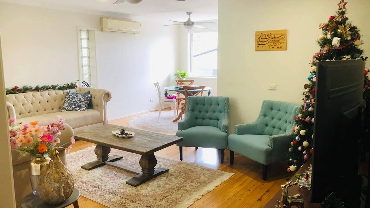 Furnished room in a flatshare