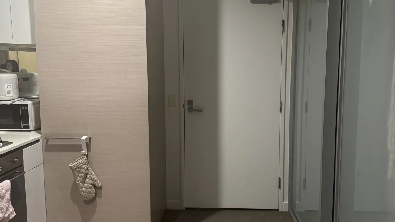Furnished room in a flatshare