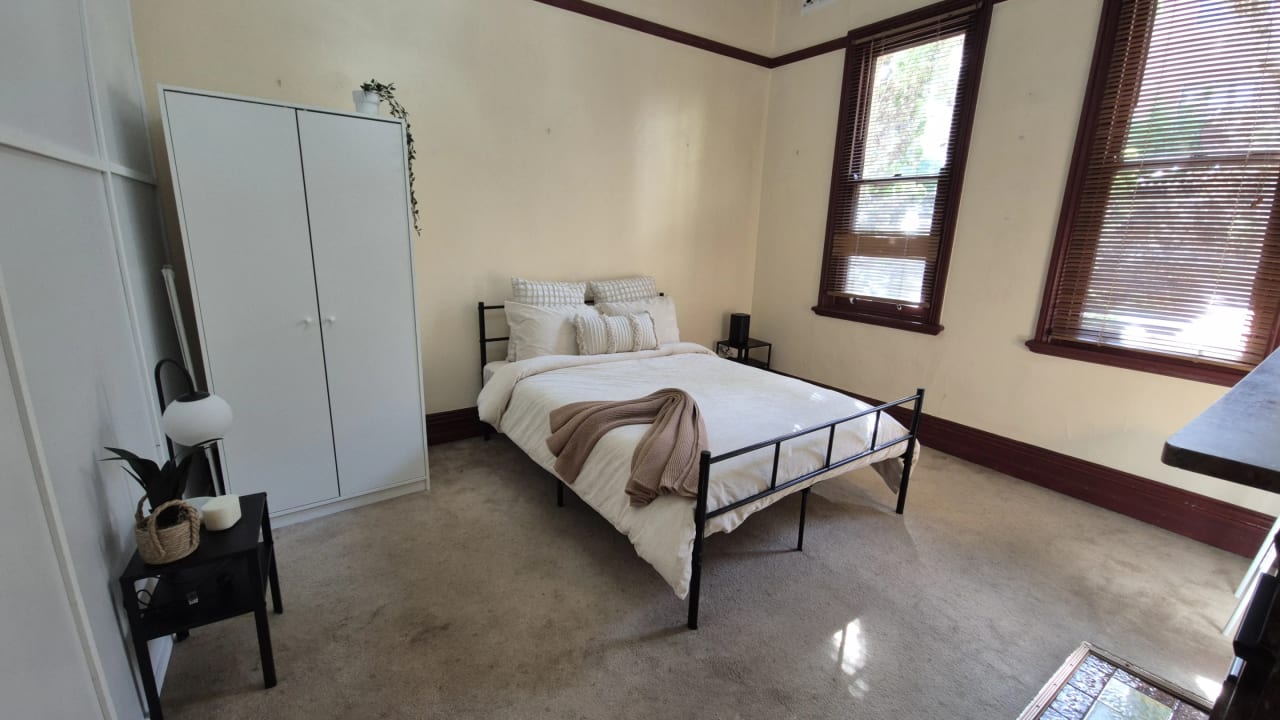 Furnished room in a share house