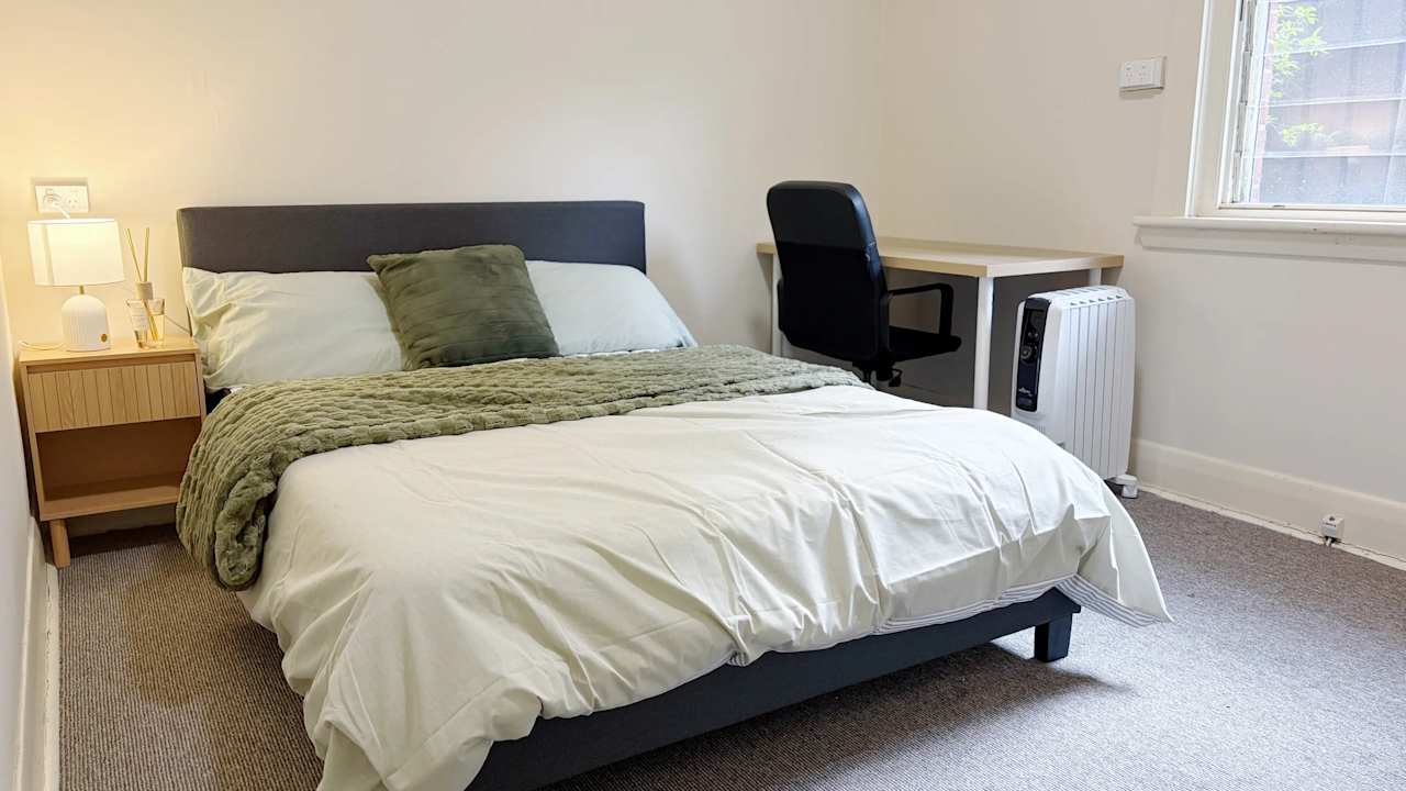 Furnished room in a share house