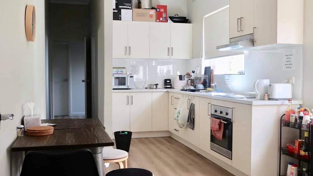 Room in a share house