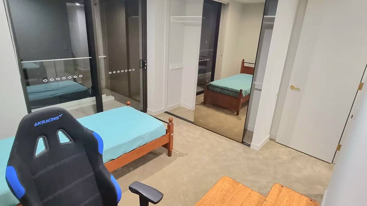 Furnished room in a flatshare