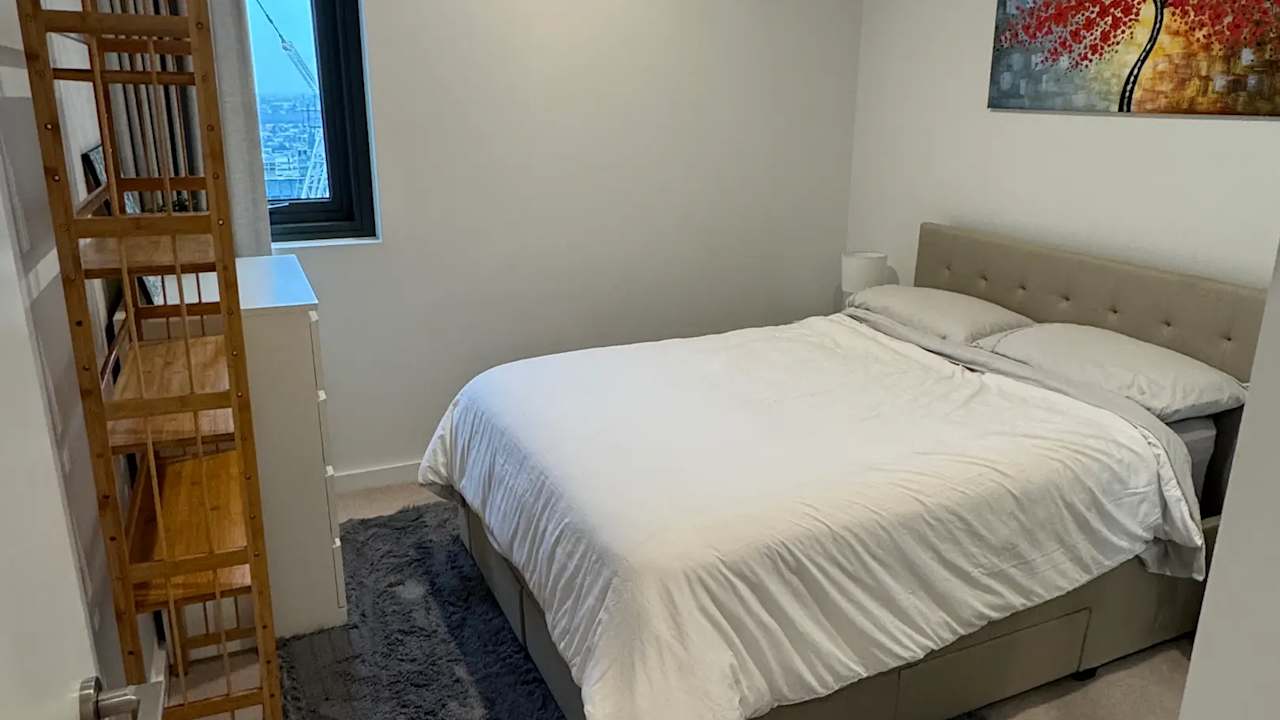 Furnished room in a flatshare