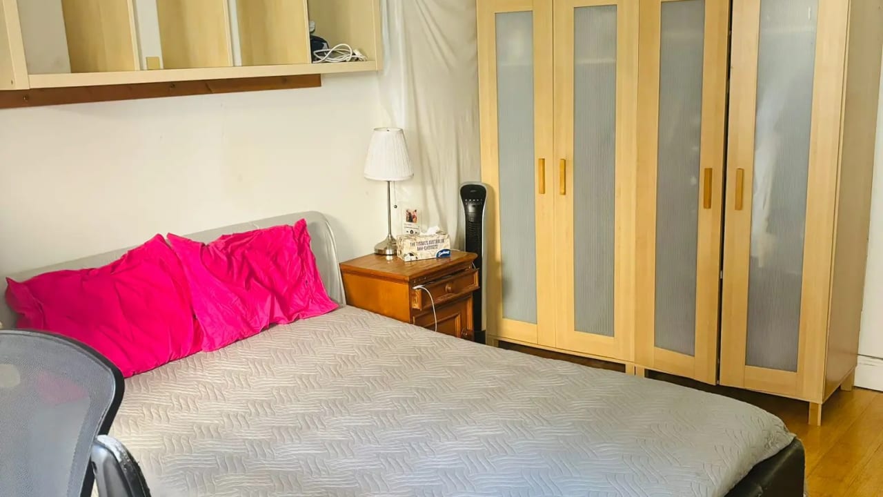 Furnished room with own bathroom