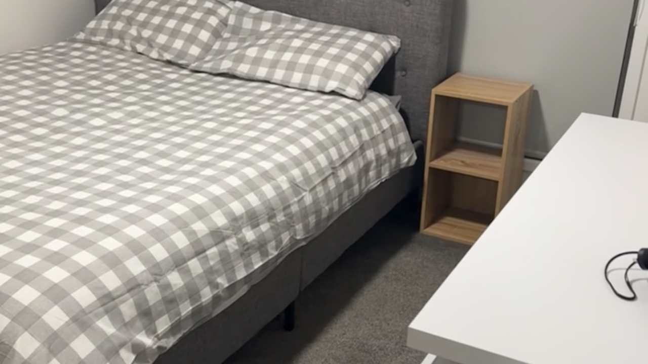 Furnished room in a share house